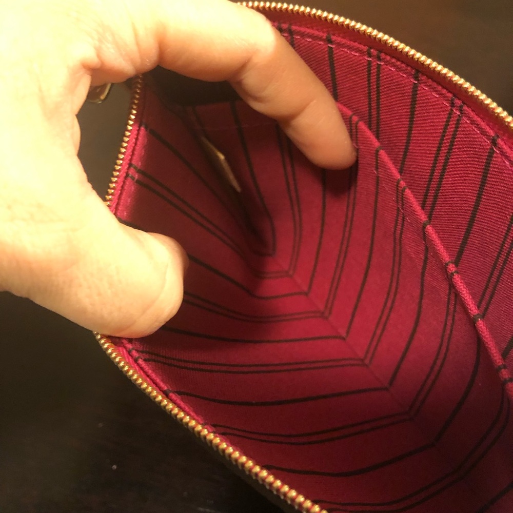 Louis Vuitton Neverfull GM pouch - Picture 3 of 4